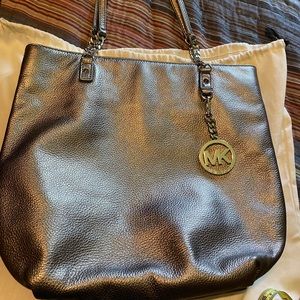 EUC Silver leather Michael Kors tote